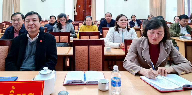 Lãnh đạo Ban Tuyên giáo Tỉnh uỷ Lâm Đồng chủ trị hội nghị tại đầu cầu tỉnh Lâm Đồng.