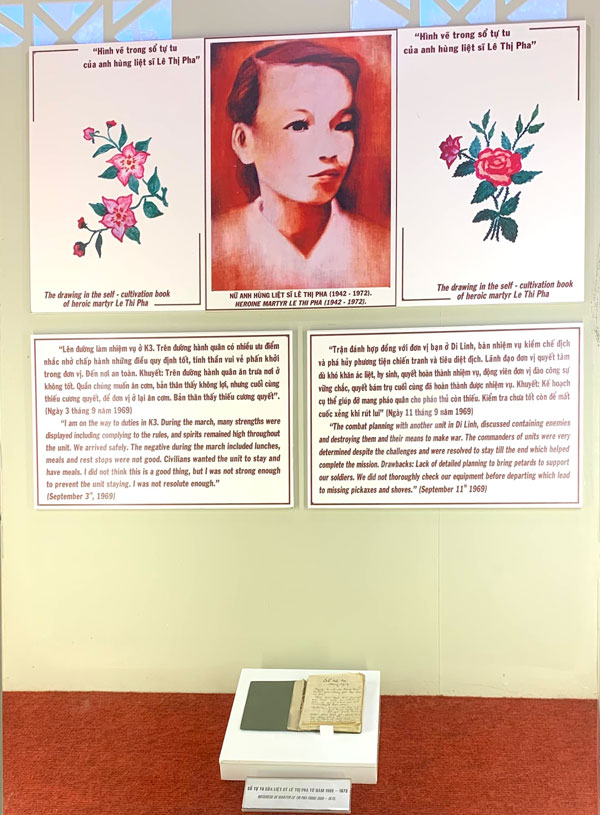 Phần nội dung trưng bày giới thiệu về kỷ vật và sổ tự tu của anh hùng liệt sĩ Lê Thị Pha tại Bảo tàng Lâm Đồng