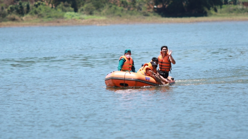 Di Linh: Tìm thấy thi thể bé trai đuối nước trên hồ Đông