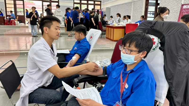 Thu được hơn 200 đơn vị máu trong ngày hội hiến máu tình nguyện Trường Đại học Yersin Đà Lạt