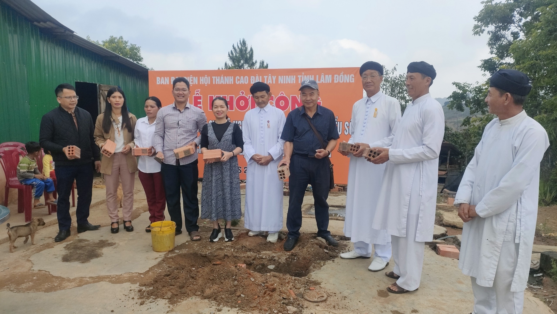 Hội thánh Cao Đài Toà thánh Tây Ninh tỉnh Lâm Đồng khởi công xây dựng nhà cho đồng bào nghèo