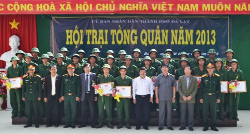 UBND thành phố Đà Lạt tặng giấy khen cho 199 thanh niên tình nguyện