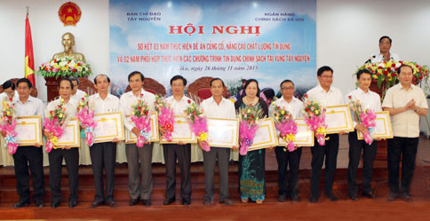 NHCSXH Chi nhánh tỉnh Lâm Đồng là một trong số các tập thể được nhận Bằng khen của Ban Chỉ đạo Tây Nguyên và NHCSXHVN