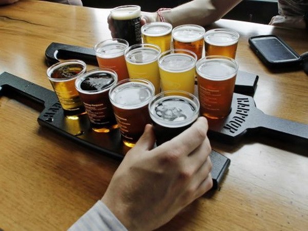 Nghiên cứu mới: Uống rượu bia điều độ giúp bạn sống lâu hơn