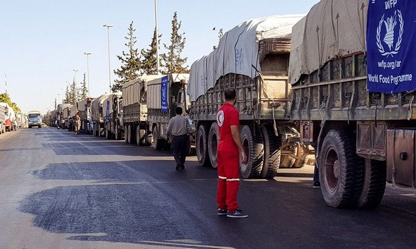 Đoàn xe cứu trợ chuẩn bị lên đường đến Aleppo. (Nguồn: EPA)