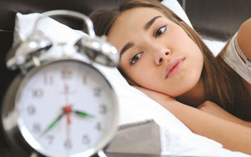 Rối loạn giấc ngủ có liên quan đến bệnh tim mạch (Ảnh: KT)