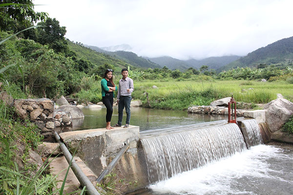 Công trình hồ lắng nước tự chảy của xã Đạ Long đã xuống cấp, dù nguồn nước dồi dào nhưng không thể cung cấp nước cho người dân. Ảnh: H. Y