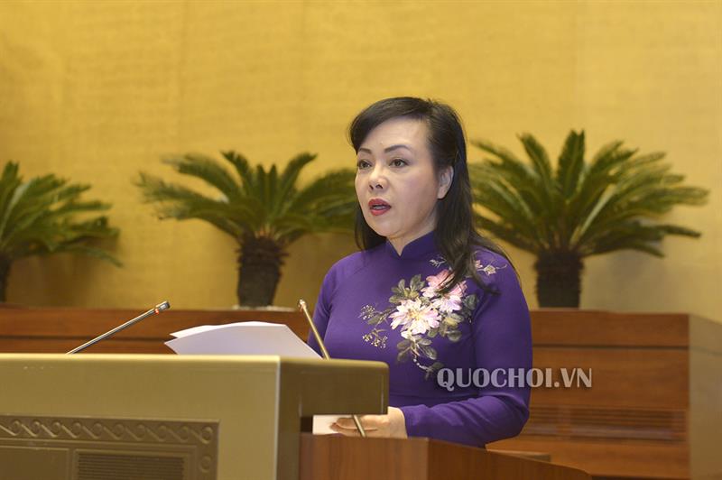 Bộ trưởng Bộ Y tế Nguyễn Thị Kim Tiến trình bày Báo cáo