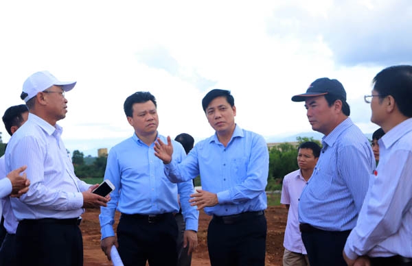 Thứ trưởng Bộ GTVT Nguyễn Ngọc Đông kiểm tra tiến độ thi công Dự án đường tránh TP Bảo Lộc