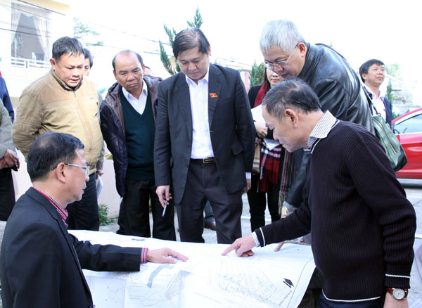 Đoàn giám sát đi khảo sát tại khu quy hoạch Yersin Đà Lạt