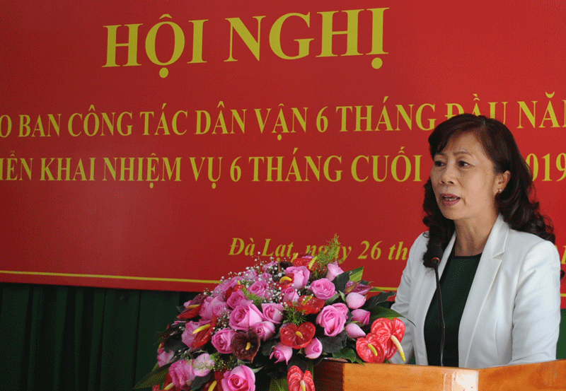 Trưởng ban Dân vận Tỉnh ủy Lâm Đồng Nguyễn Thị Lệ phát biểu kết luận hội nghị