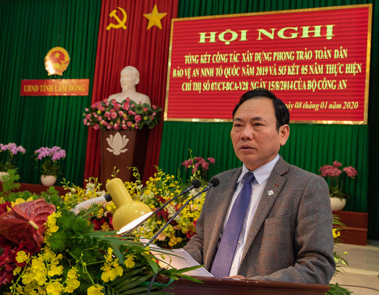 Phó Chủ tịch UBND tỉnh Nguyễn Văn Yên phát biểu chỉ đạo hội nghị. Ảnh: Nghĩa Nguyễn