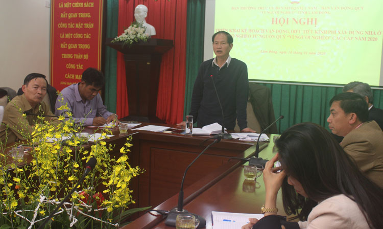 Chủ tịch Ủy ban MTTQ tỉnh Lâm Đồng Nguyễn Trọng Ánh Đông chỉ đạo các địa phương tập trung hoàn thành xây nhà ở cho hộ nghèo trước đại hội Đảng các cấp