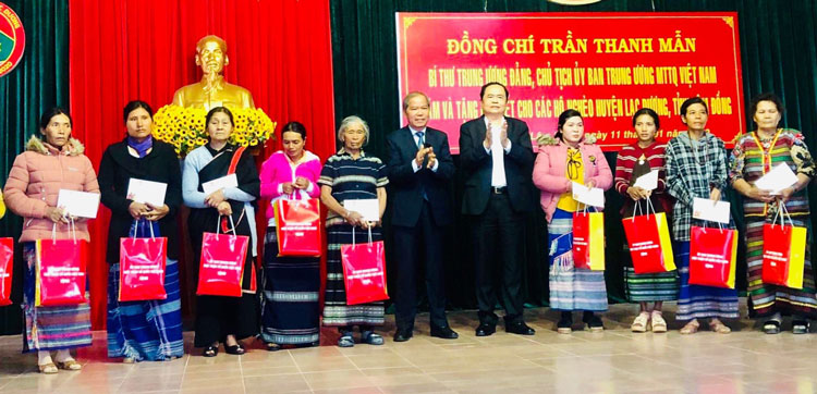 Bí thư Trung ương Đảng, Chủ tịch Ủy ban Trung ương MTTQ Việt Nam Trần Thanh Mẫn thăm và chúc tết các đối tượng bảo trợ xã hội Lâm Đồng