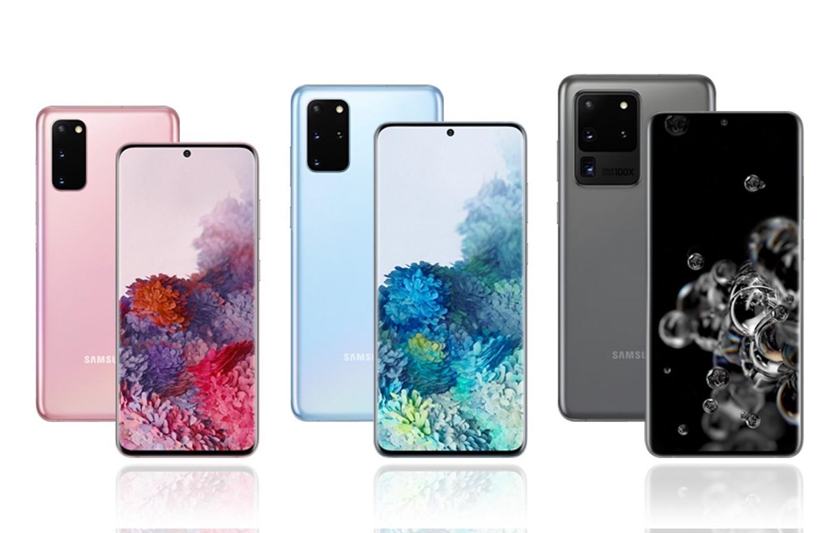 Mẫu điện thoại Galaxy S20 (trái), Galaxy S20 Plus (giữa) và Galaxy S20 Ultra của Samsung được giới thiệu ngày 11/2/2020