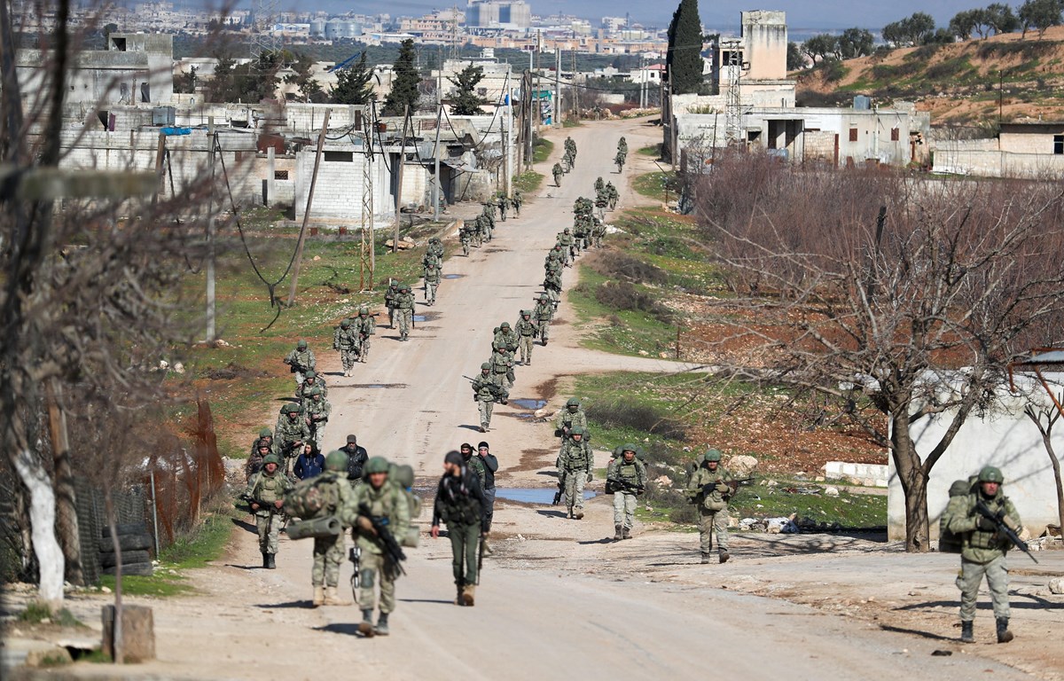 Binh sỹ Thổ Nhĩ Kỳ được triển khai tại làng Qaminas, cách thành phố Idlib của Syria 6km về phía đông nam