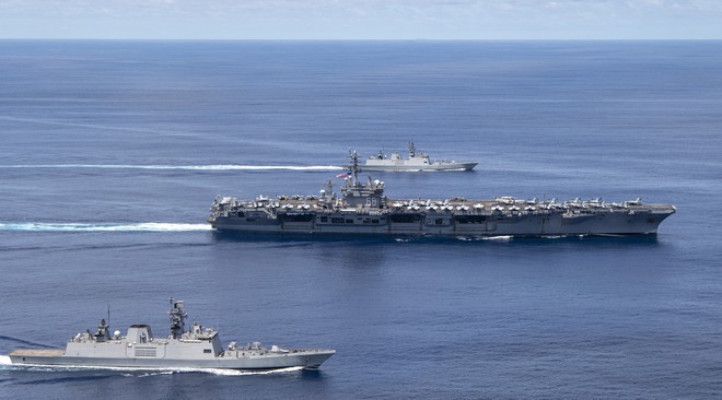 Mỹ đang tiến hành 2 cuộc tập trận quân sự ở vùng biển châu Á