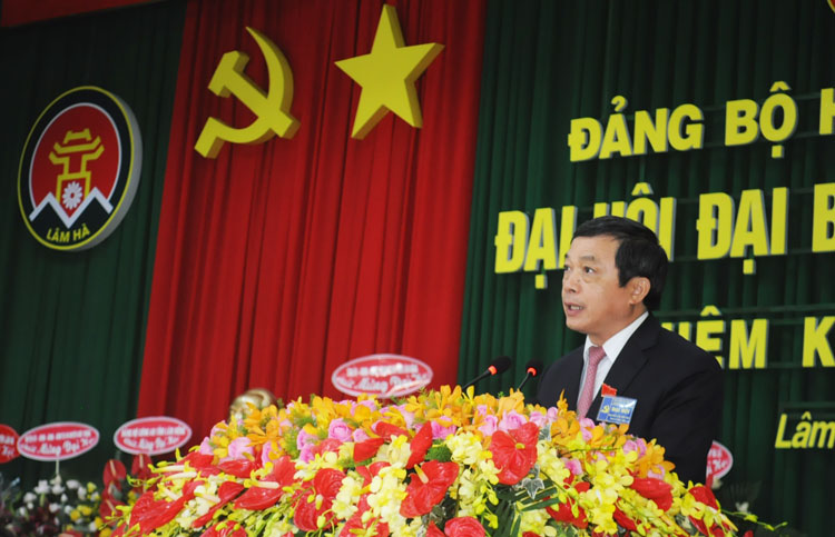 Đồng chí Đoàn Văn Việt - Phó Bí thư Tỉnh ủy, Chủ tịch UBND tỉnh Lâm Đồng phát biểu chỉ đạo Đại hội
