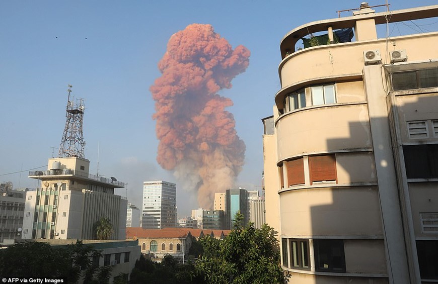 Hai vụ nổ lớn đã liên tiếp xảy ra ở thủ đô Beirut khiến ít nhất 73 người thiệt mạng và 3.700 người bị thương.