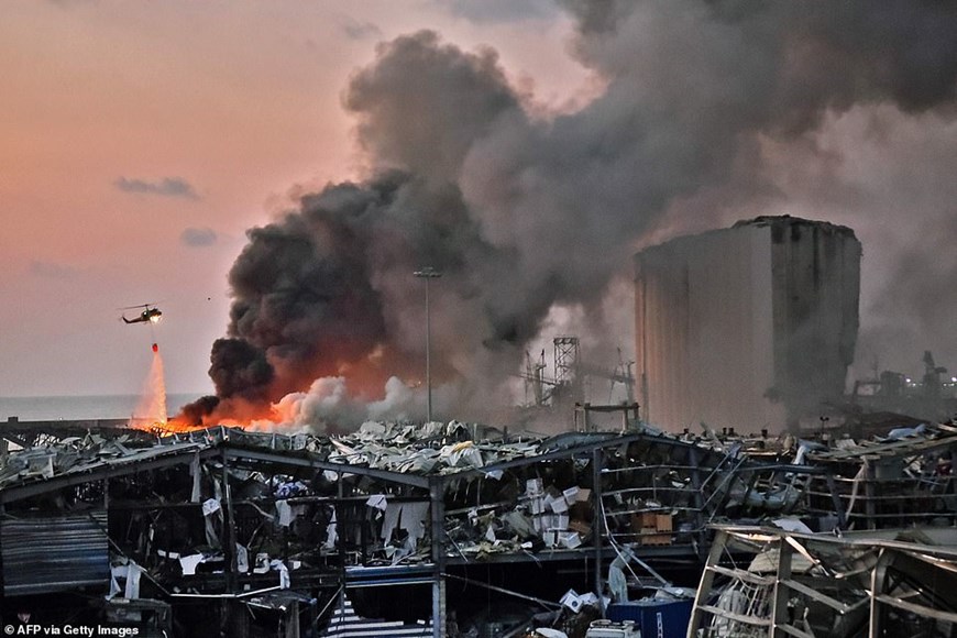  Vụ nổ xuất phát từ một nhà kho chứa 2.700 tấn ammonium nitrate ở khu vực cảng của thành phố.