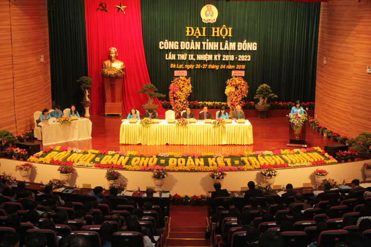 Đại hội Công đoàn tỉnh Lâm Đồng lần thứ IX, nhiệm kỳ 2018 - 2023. Ảnh: Văn Hòa