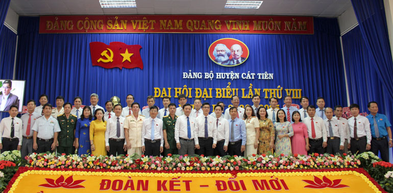 Ban Chấp hành Đảng bộ huyện Cát Tiên khóa VIII, nhiệm kỳ 2020 - 2025. Ảnh: Q.Uyển
