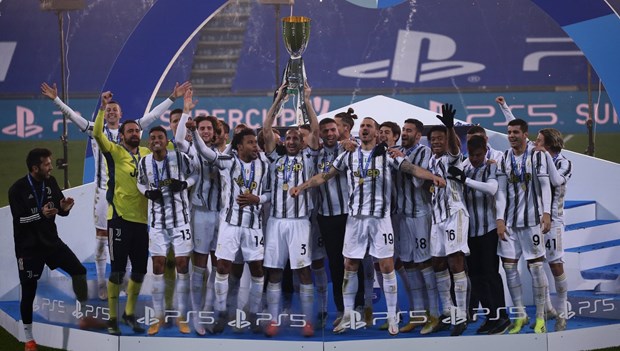 Juventus giành Siêu cúp Italy. 