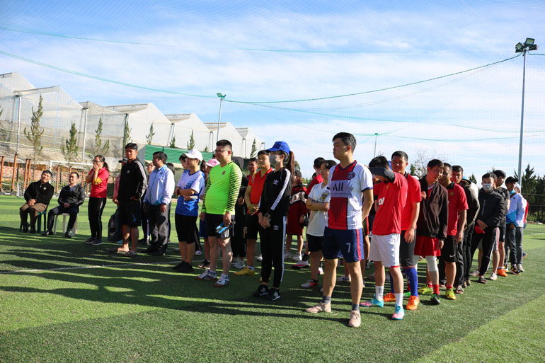 Gần 100 cán bộ Đoàn trực thuộc Thành Đoàn Đà Lạt tham gia Giải Bóng đá mini năm 2021