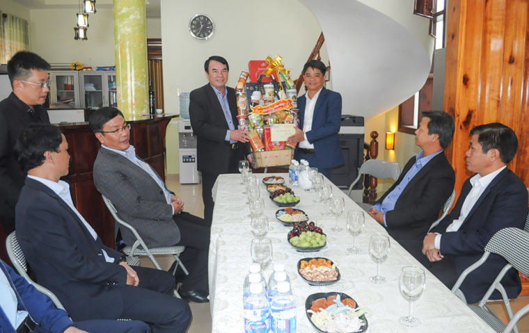 Phó Chủ tịch UBND tỉnh thăm chúc tết tại Đà Lạt
