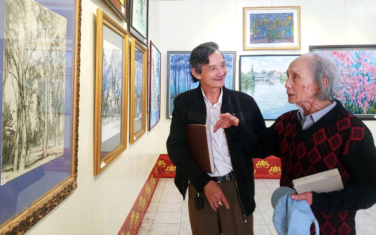 Họa sĩ Đặng Ngọc Trân nói về cảm hứng sáng tác tranh bút bi tại Triển lãm Mỹ thuật Lâm Đồng vừa diễn ra