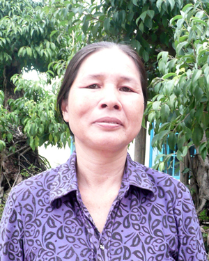  Bà Triệu Thị Mọi, Tổ trưởng kiêm Bí thư Chi bộ Tổ dân phố 3, thị trấn Phước Cát, Cát Tiên.