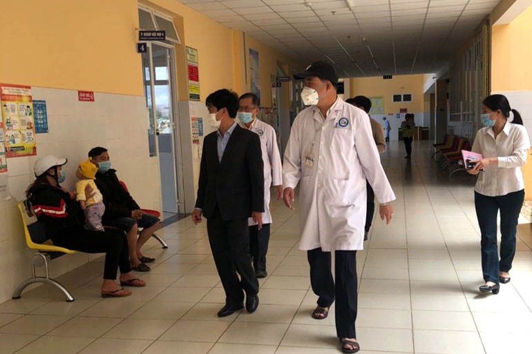 Giám đốc Sở Y tế Lâm Đồng Nguyễn Đức Thuận kiểm tra công tác phòng chống dịch Covid-19 tại Bệnh viện Nhi Lâm Đồng