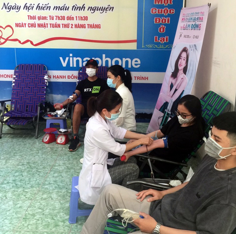 Nhân viên Công ty TNHH Mỹ phẩm Thanh Thanh Đà Lạt - OHUI Lâm Đồng tham gia hiến máu tình nguyện