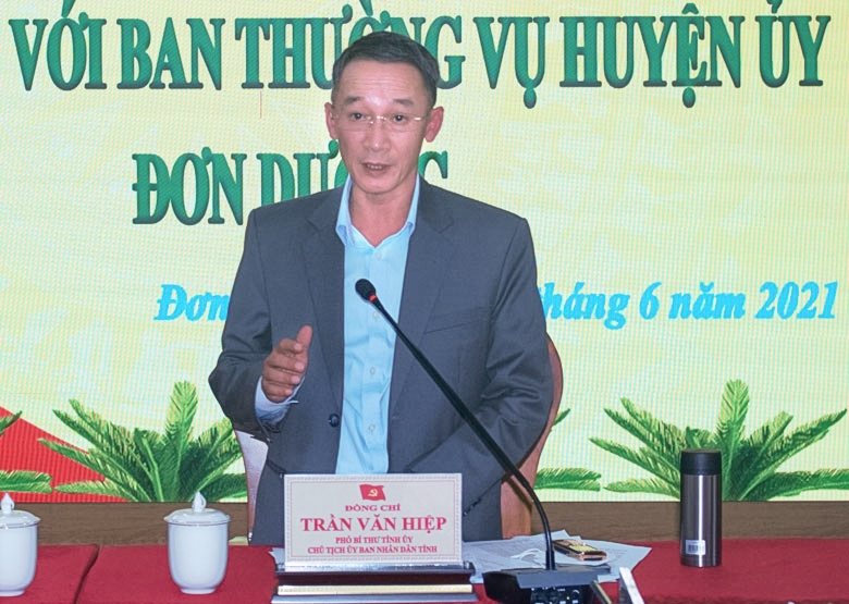 Phó Bí thư Tỉnh ủy, Chủ tịch UBND tỉnh Lâm Đồng Trần Văn Hiệp phát biểu tại buổi làm việc