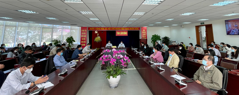 Các đại biểu ngành y tế Lâm Đồng tham dự hội nghị tập huấn an toàn tiêm chủng vắc xin phòng Covid-19 tại điểm cầu Lâm Đồng