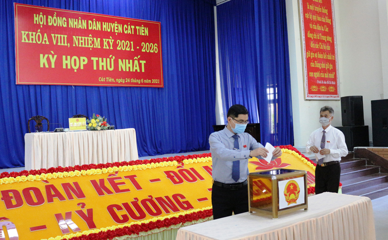 Cát Tiên: Kỳ họp thứ nhất HĐND huyện khóa VIII, nhiệm kỳ 2021-2026