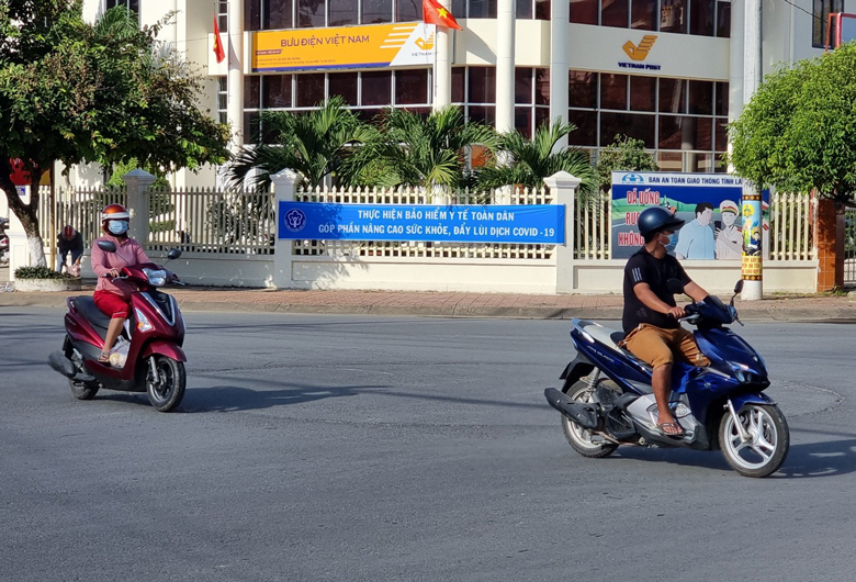 Băng rôn tuyên truyền về ngày BHYT Việt Nam đã được treo tại các tuyến đường trung tâm của thành phố Đà Lạt