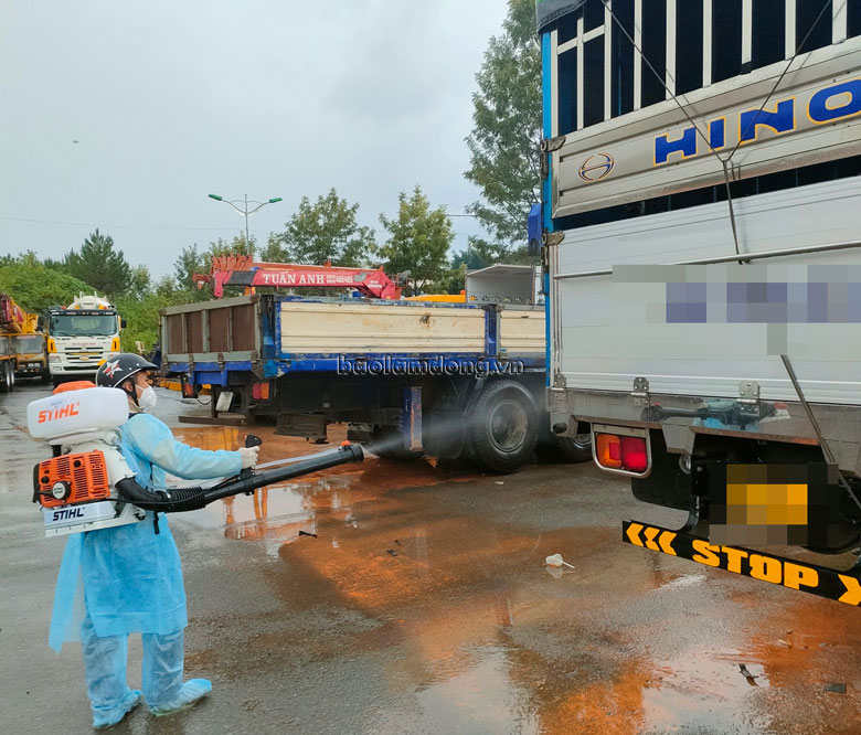 Lâm Đồng: Phụ xe tải nhiễm Covid-19, đã truy vết được 20 F1, F2