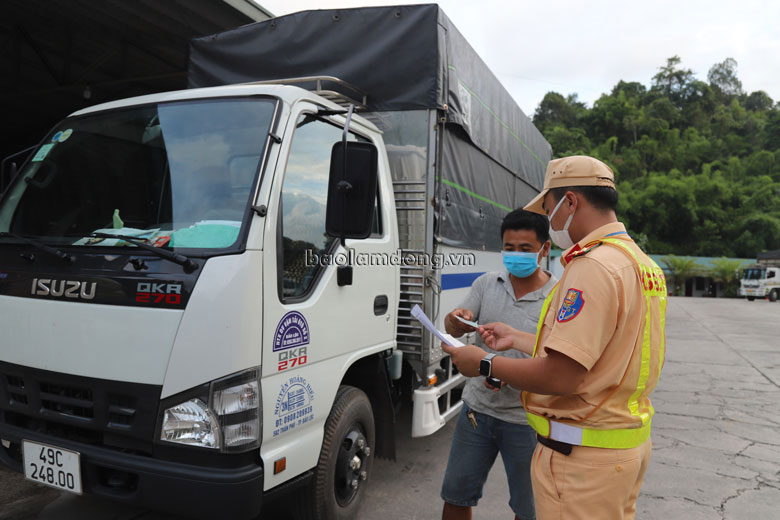 Lâm Đồng: Bệnh nhân Covid-19 số 35520 vừa là tài xế vừa phụ xe tải