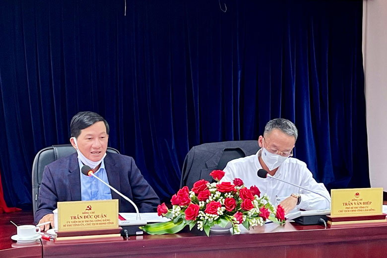 Bí thư Tỉnh ủy Lâm Đồng Trần Đức Quận phát biểu chỉ đạo tại cuộc họp