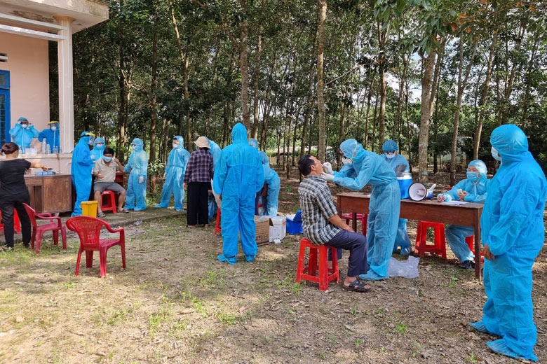 Cùng với sự nỗ lực của địa phương thì huyện còn nhận được sự hỗ trợ về nhân lực y tế của Sở Y tế, CDC Lâm Đồng và thành phố Bảo Lộc