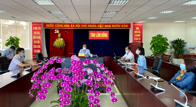 Tại điểm cầu tỉnh Lâm Đồng, BSCKI Đào Thành Trung – Phó Giám đốc Sở Y tế tỉnh chủ trì hội nghị