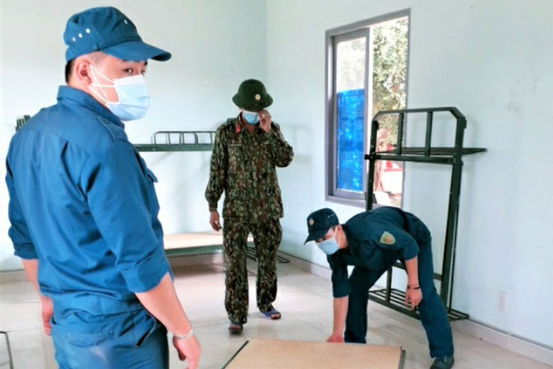 Các lực lượng huyện Bảo Lâm chuẩn bị các điều kiện cơ sở vật chất khu lưu trú cho tài xế và phụ xe