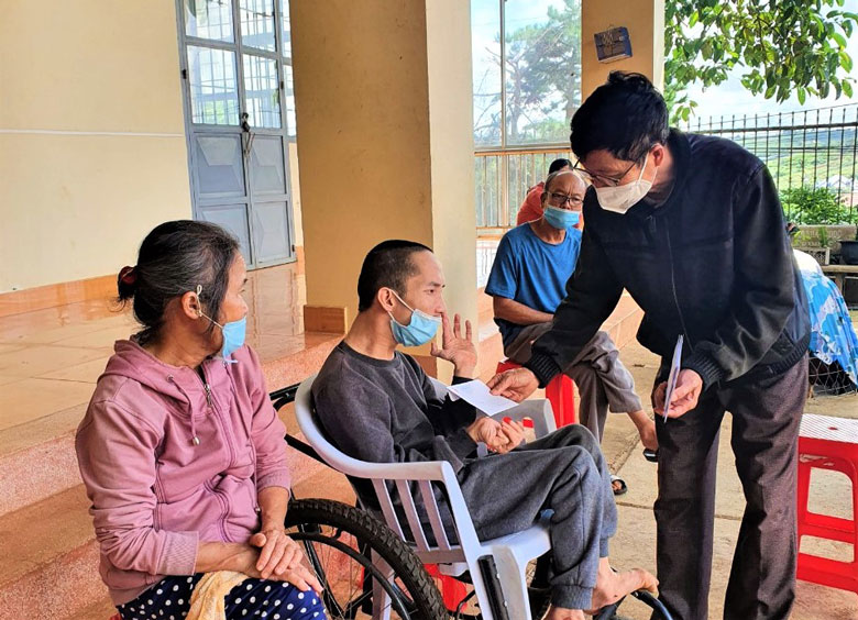 Bảo Lộc: Thăm, tặng quà cho con em nạn nhân chất độc da cam