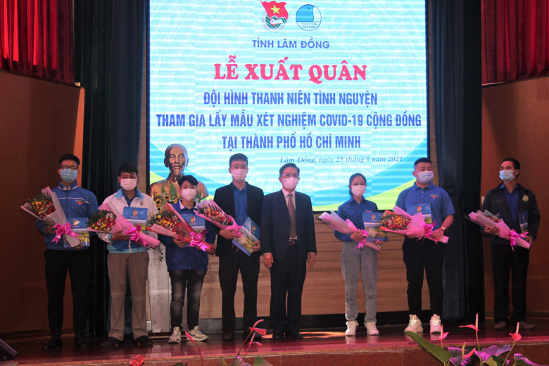 Hơn 200 tình nguyện viên Lâm Đồng lên đường hỗ trợ TP Hồ Chí Minh chống dịch Covid-19
