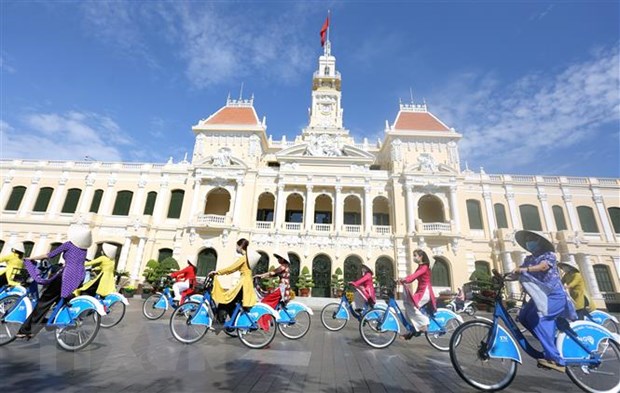 Thành phố Hồ Chí Minh tổ chức diễu hành 'Tôi yêu Áo dài Việt Nam'