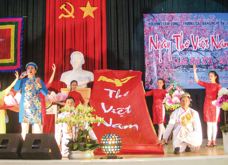 Ngày Thơ Việt Nam (Nguyên tiêu) được Hội VHNT Lâm Đồng tổ chức tôn vinh các nhà thơ