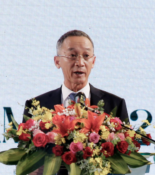 Chủ tịch UBND tỉnh Trần Văn Hiệp phát biểu chào mừng
