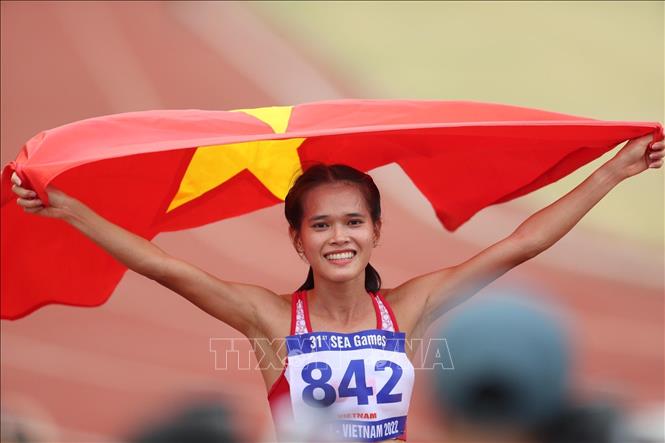 VĐV Phạm Thị Hồng Lệ giành Huy chương vàng cự ly 10.000m với thành tích 35 phút 56 giây 38
