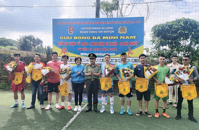 Công an huyện Di Linh tổ chức Giải Bóng đá mini nam thanh niên